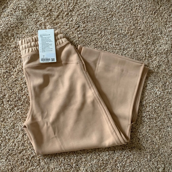 lululelmon soft ambitions - Picture 1 of 4